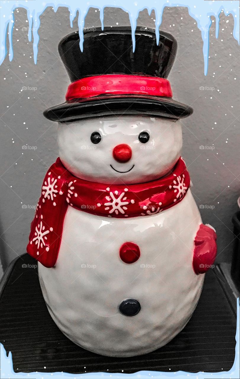 An enchanting snowman cookies jar.