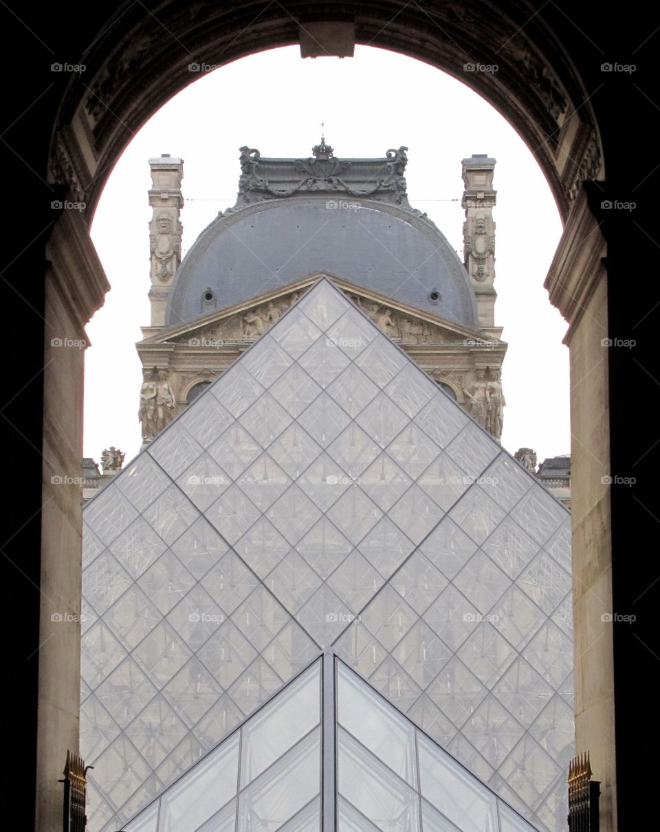 view of the Louvre and the pyramide in oaris