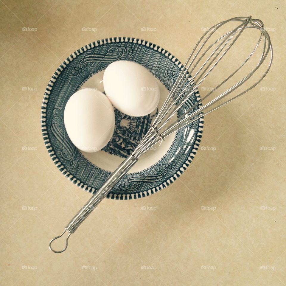 Egg and wire whisk
