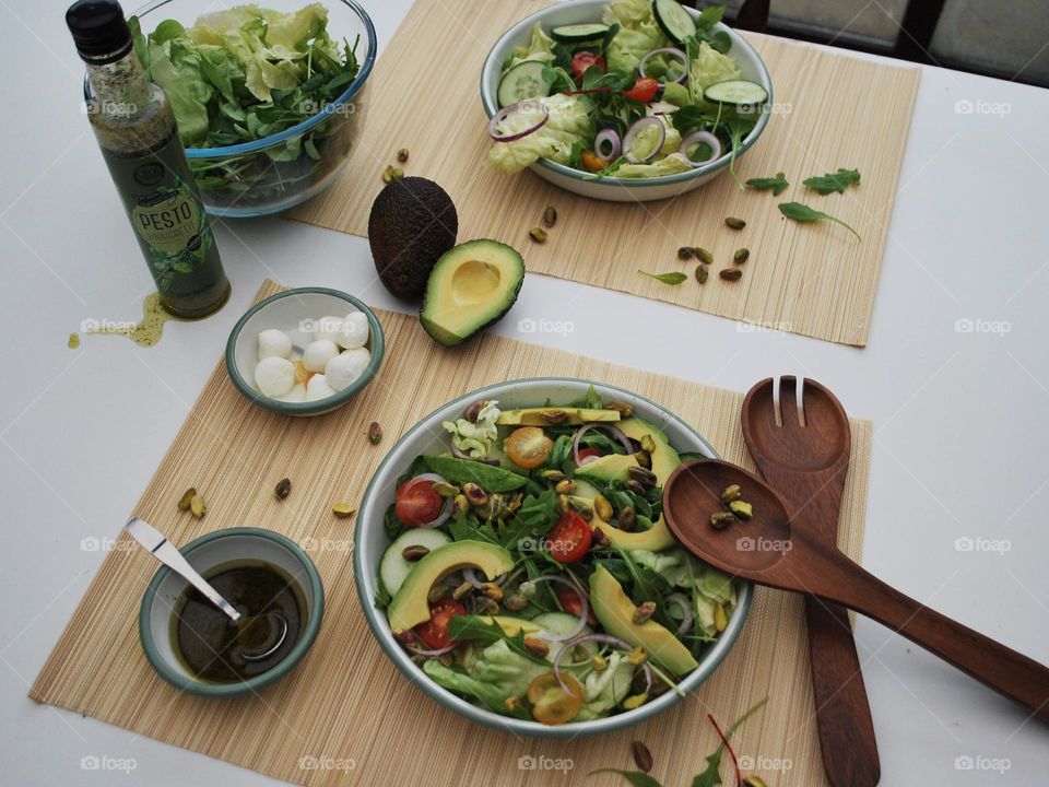 Summer salad with avocado