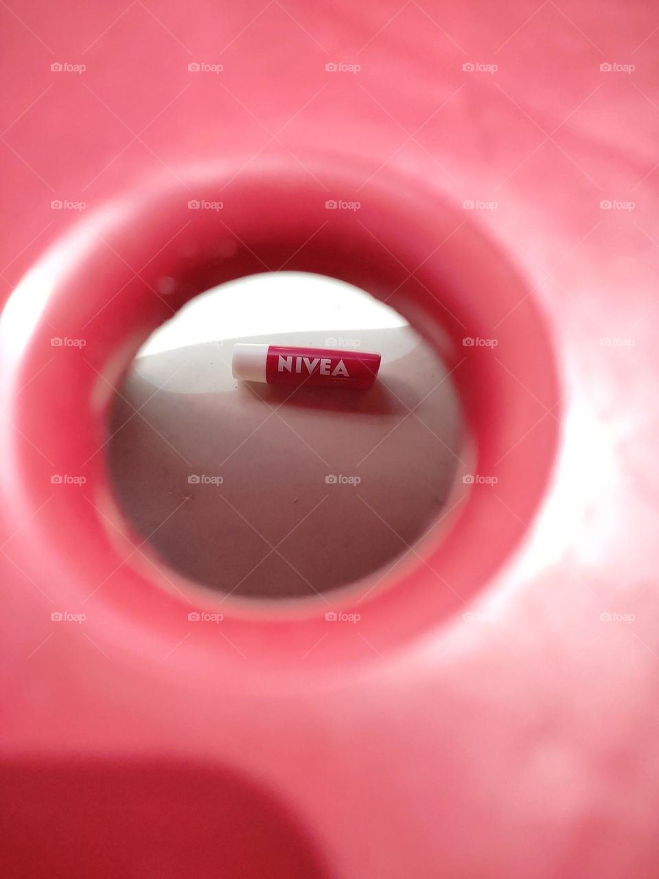 vision through circular hole