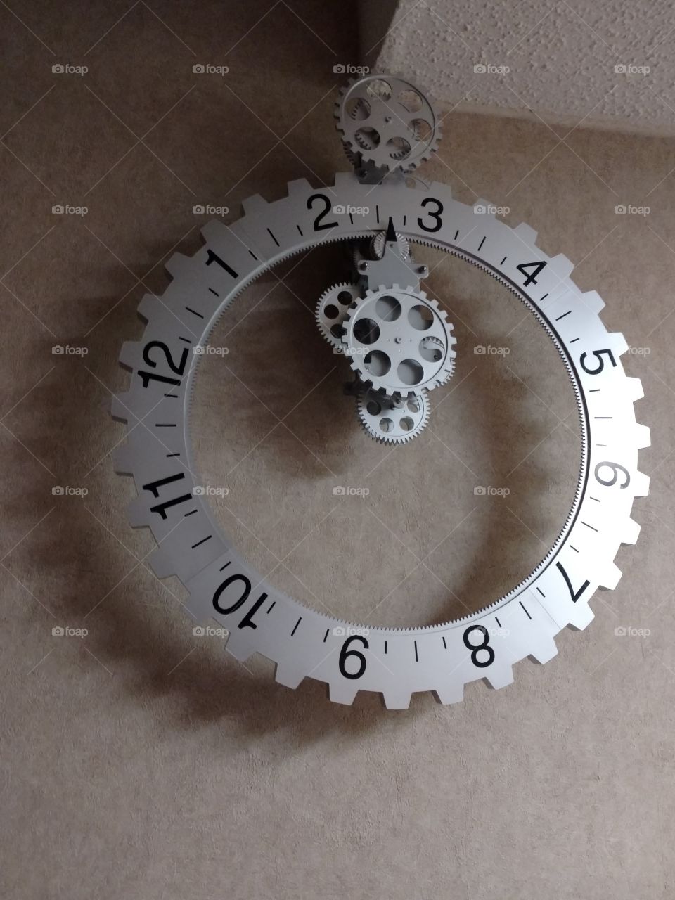 Mechanical gear clock