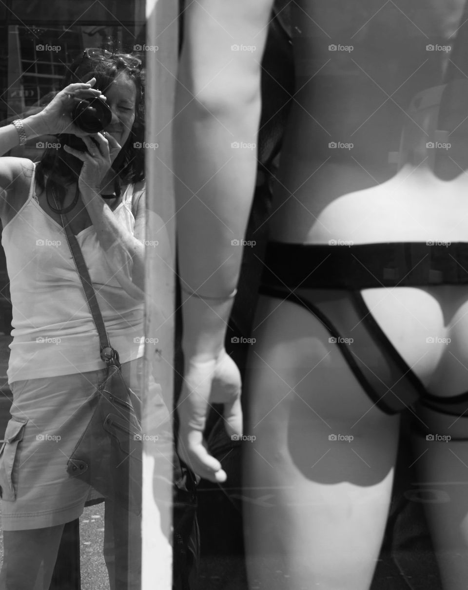 Me photographing mannequins bum