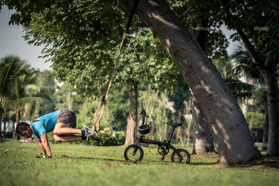 Man workout in the park 