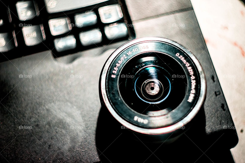 sony kit lens in a leptop
