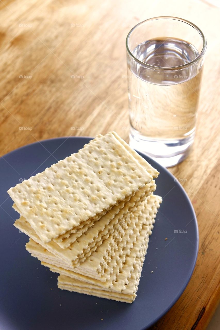 soda crackers and a glass of water