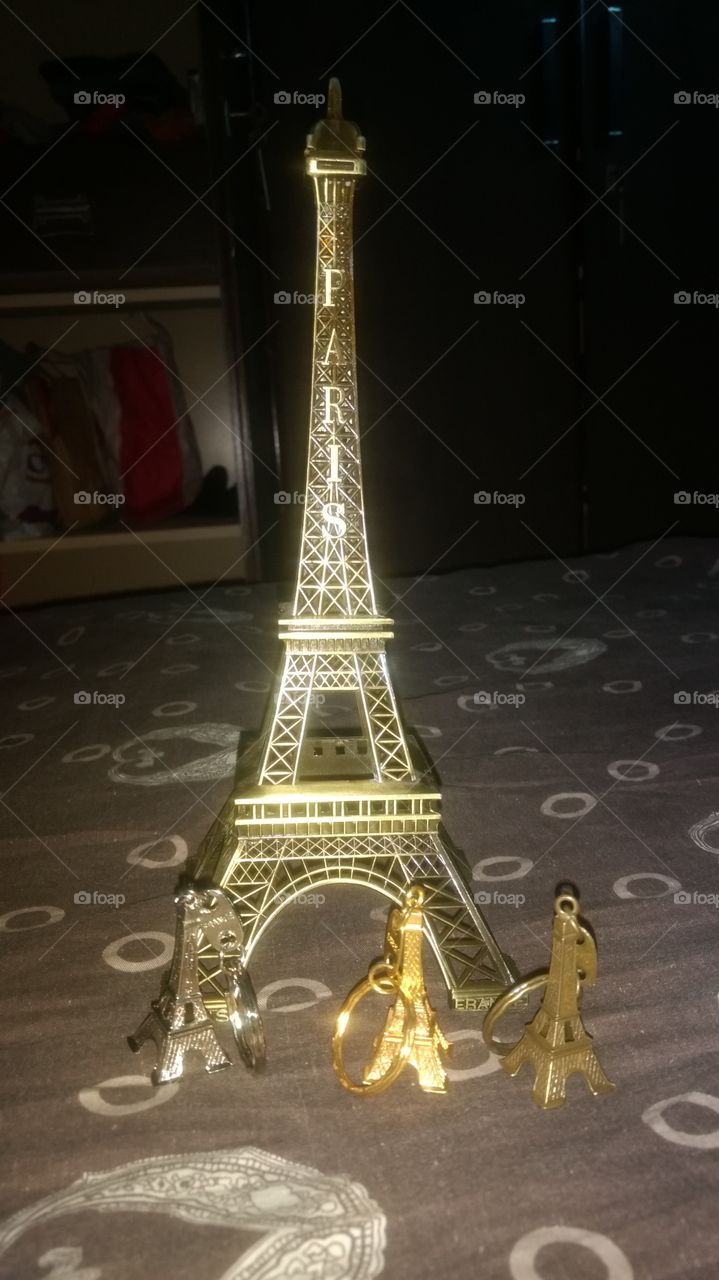 Eiffel Tower keyring