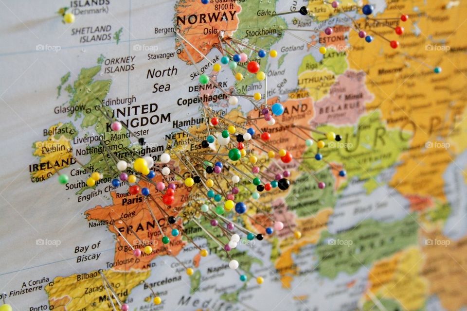 Traveling map with pins