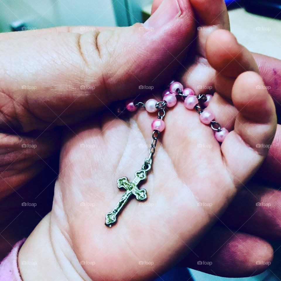 ROSARY 🙏 🇪🇸 Oh Maria, ruega por nosotros que recurrimos a ti.  Amén.  🇧🇷 Ó Maria, Nossa Senhora, rogai por nós que recorremos a vós. Amém. / 🇺🇸 O Mary, pray for us that we turn to you.  Amen. / 🇮🇹 O Madonna, prega per noi che ci rivolgiamo a te. Amen. 
