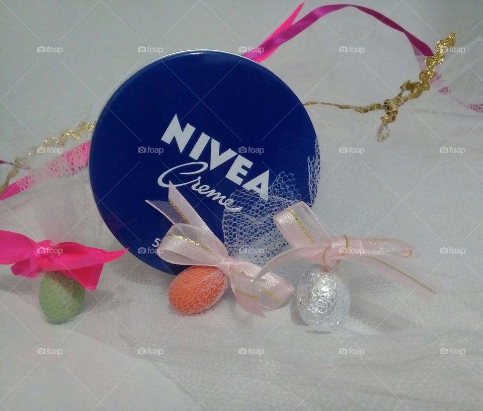 Easter. Nivea.  Little Eggs.