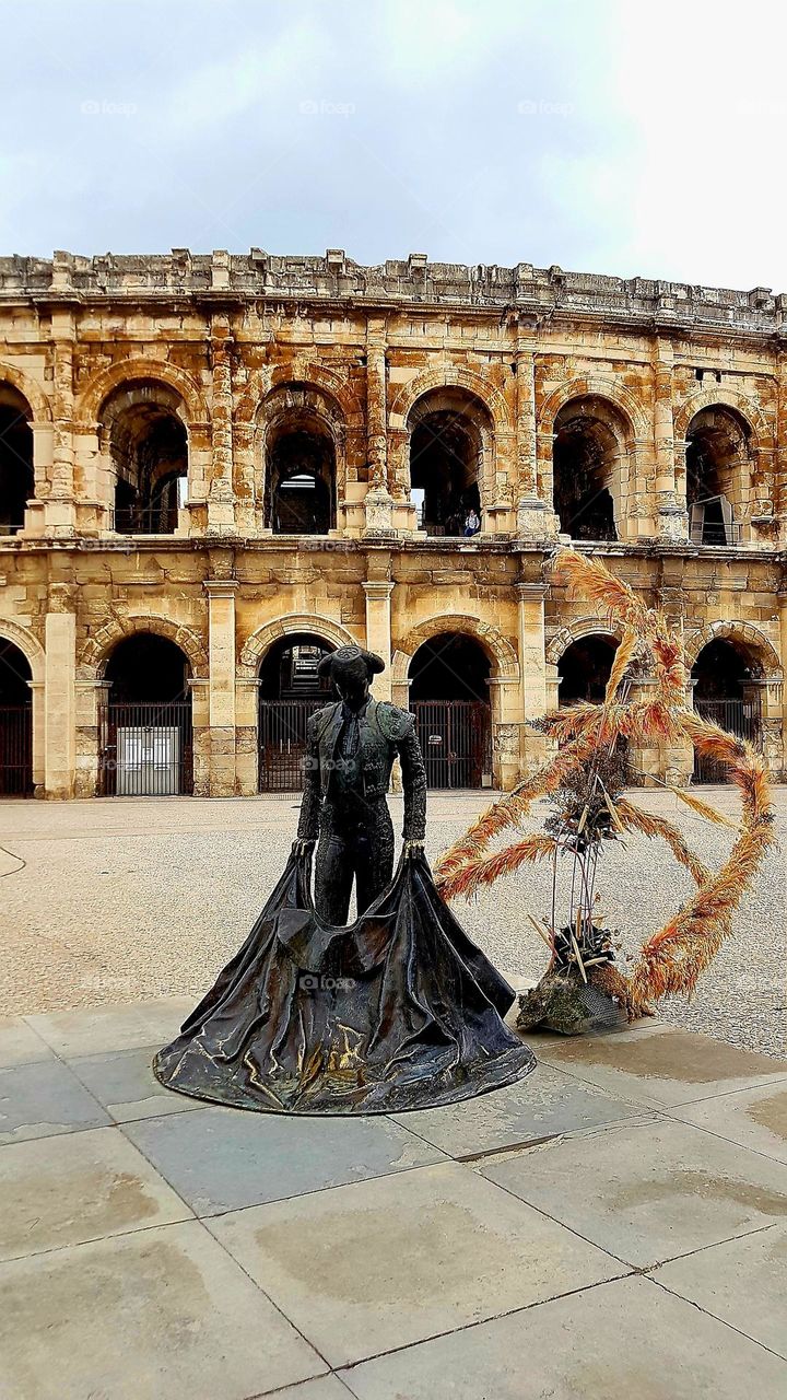 Statue of Torero Nimeño II in Nîmes