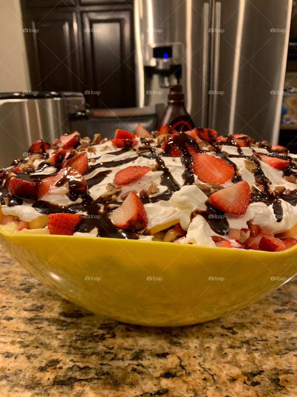 Banana split trifle dessert