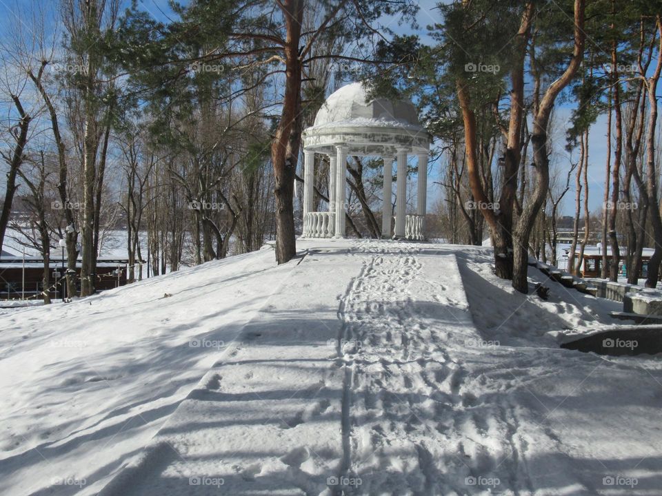 winter frosty day in February, a walk in the park by the river, Voronezh city, Russia