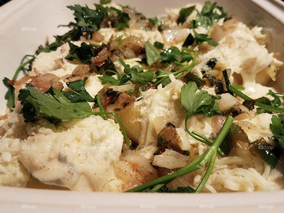 Chicken alfredo stuffed shells