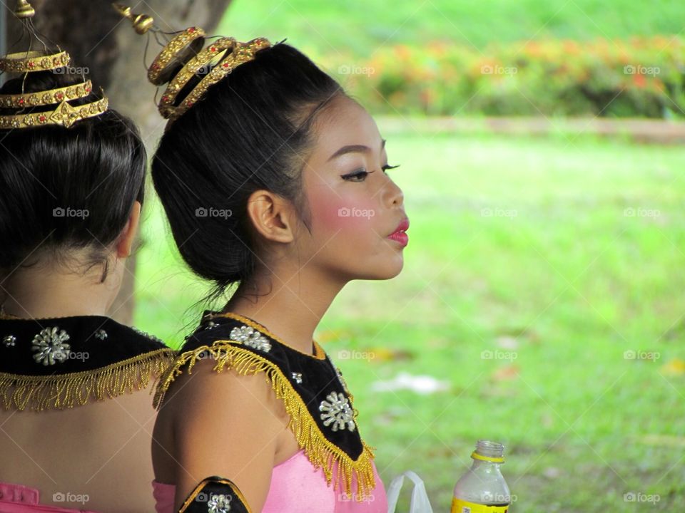 Little thai girl prepared to dance 