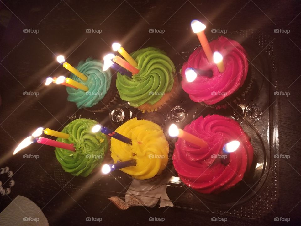 cupcakes and candles