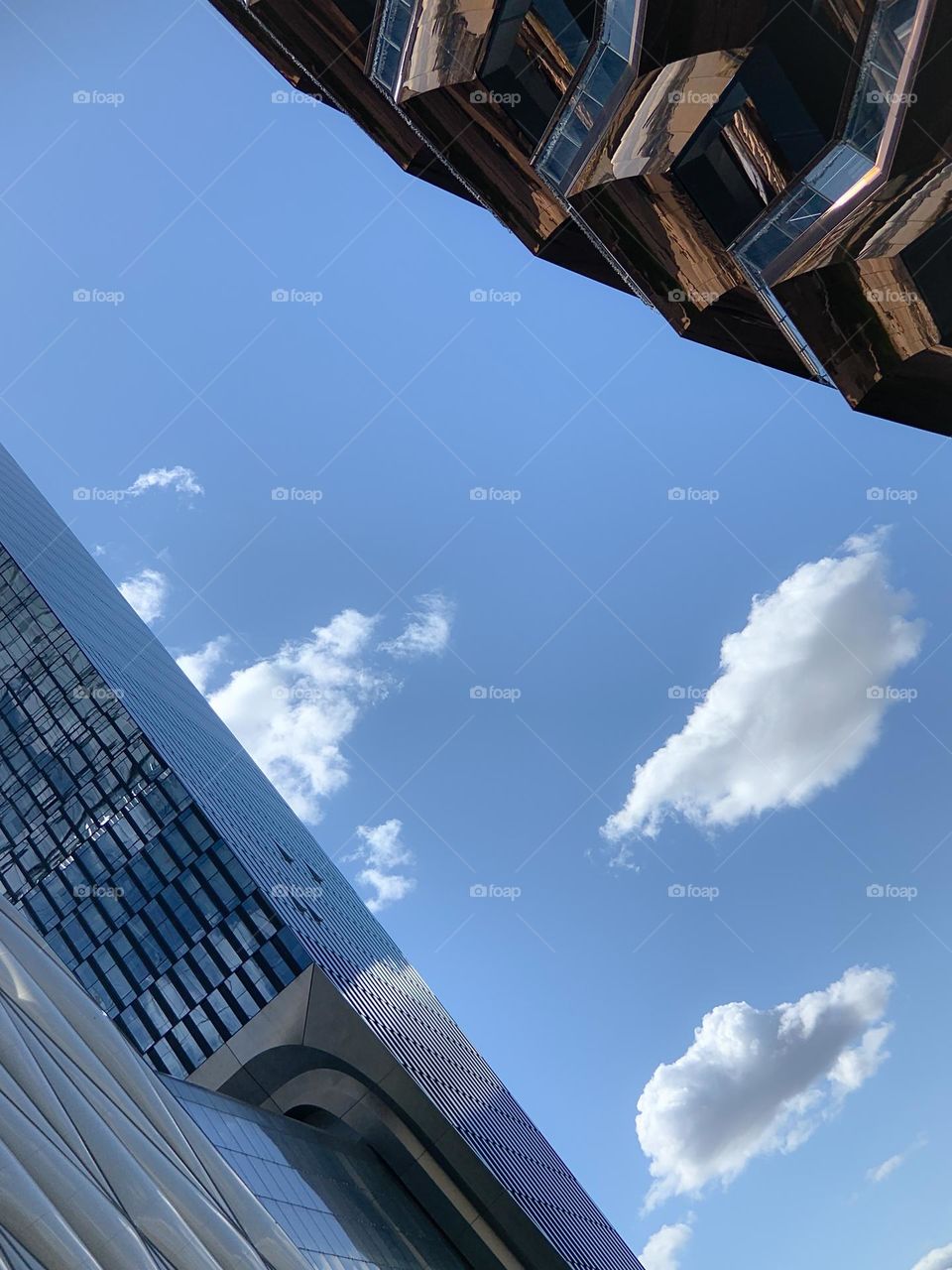 Clouds between the Vessel and the building 