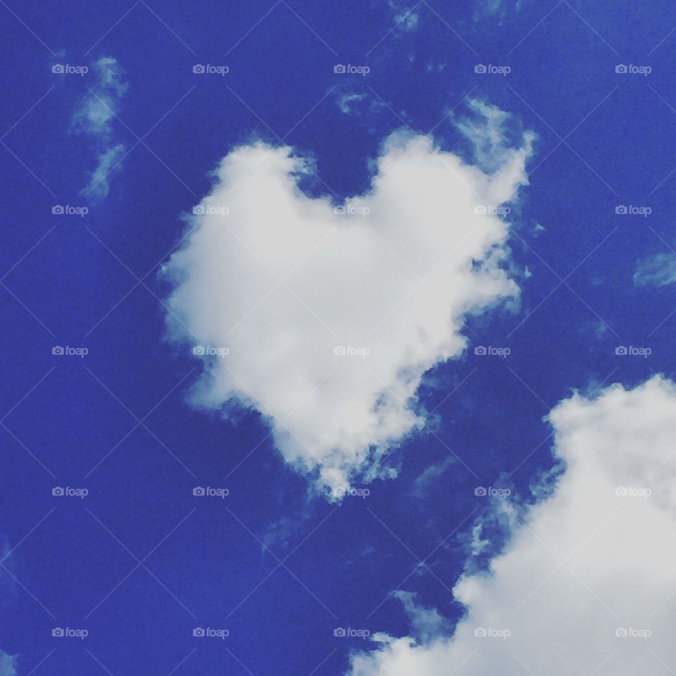 Heart shaped cloud 