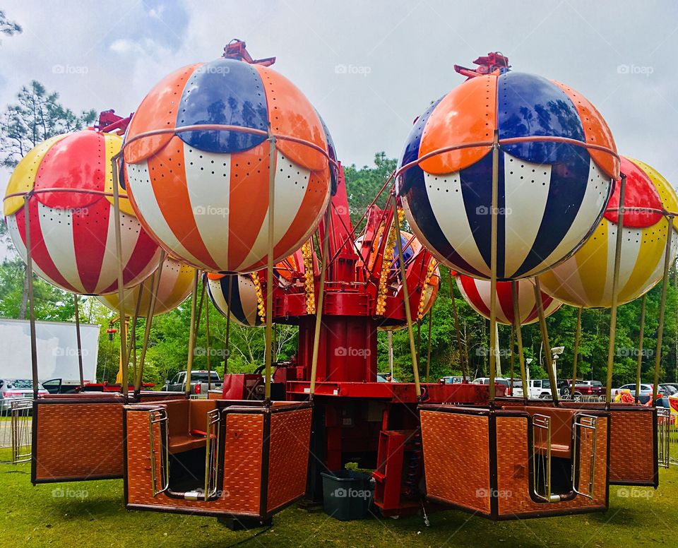 Hot air ballon amusement ride