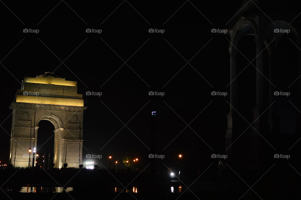 india gate looks  very beautiful in night.