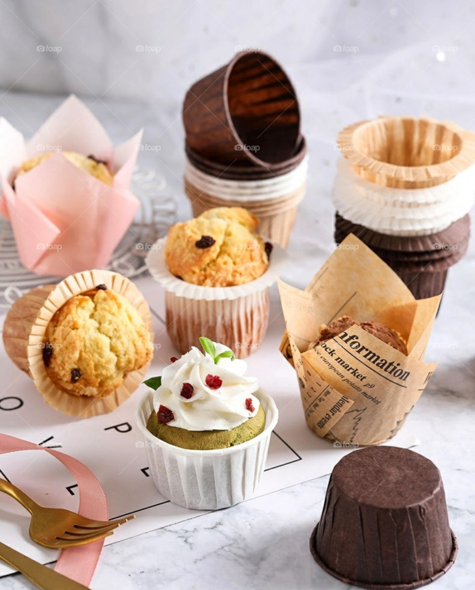 Wind Gold and Silver Muffin Cup Top Hat Muffin Cup Household Baking Chiffon Cake Roll Mouth Paper Cup Holder