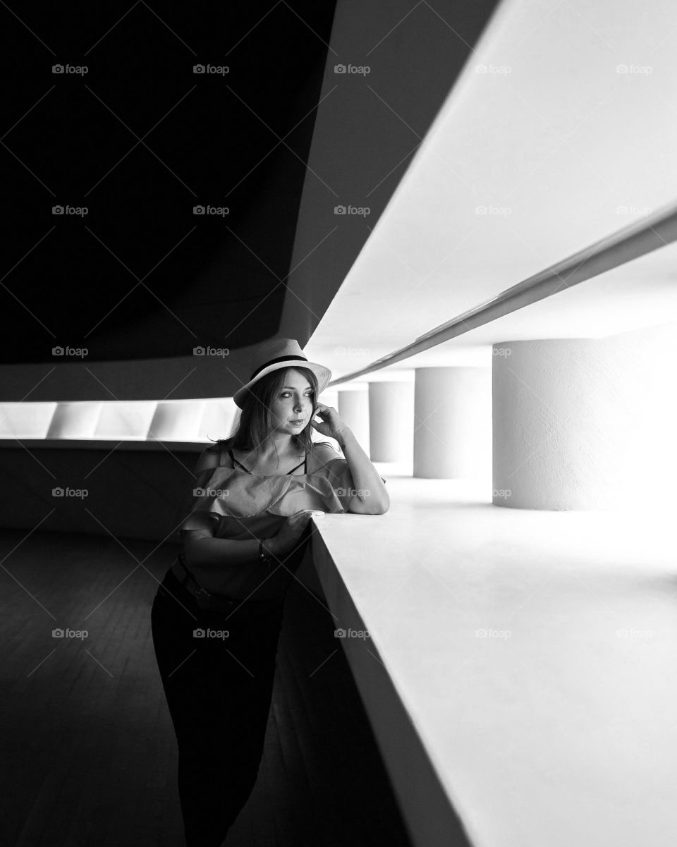 Woman in black&white