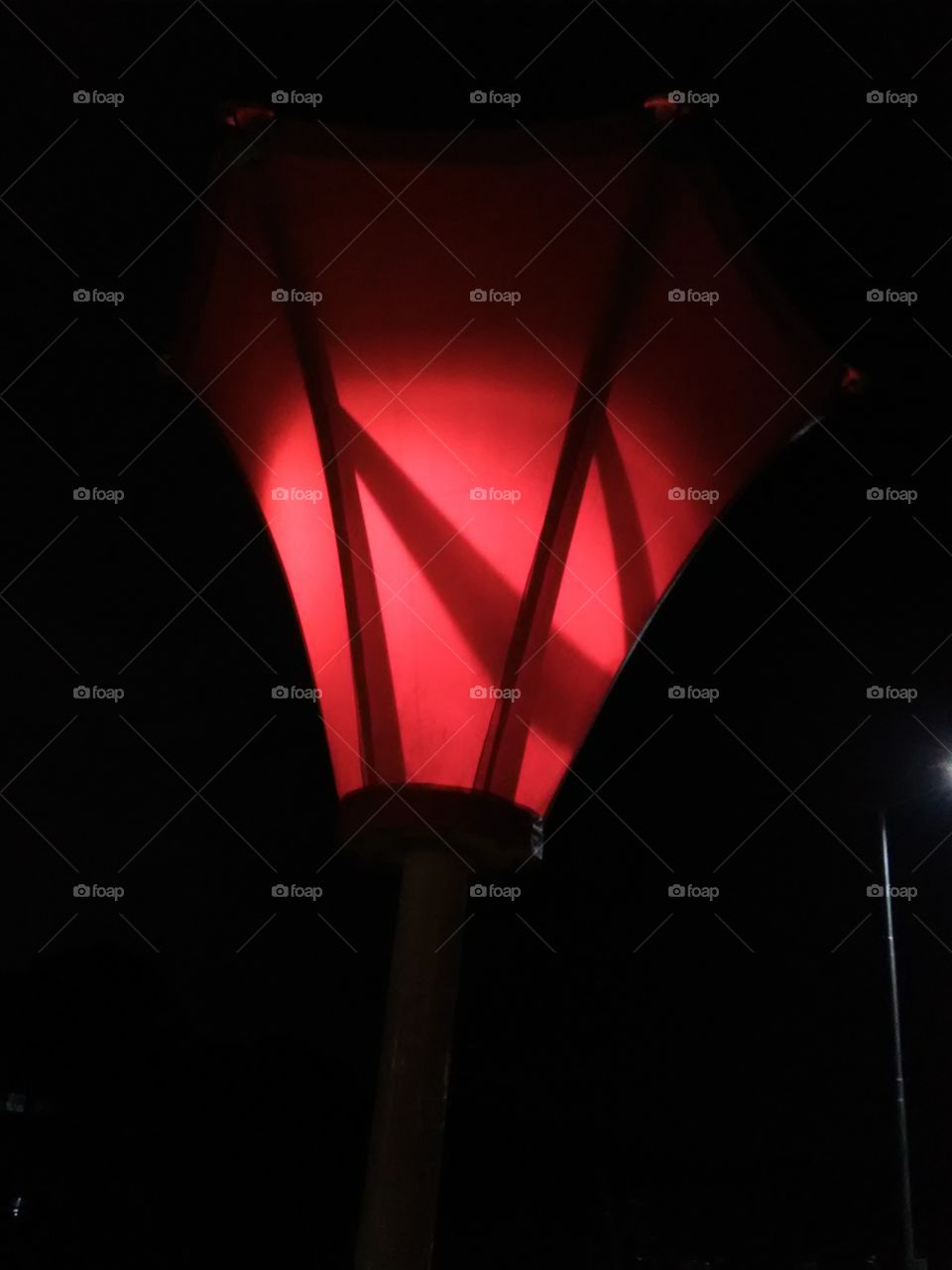 This is a very good garden light red light.
