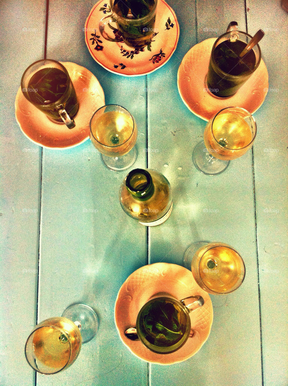 party table tea wine by moonjansen