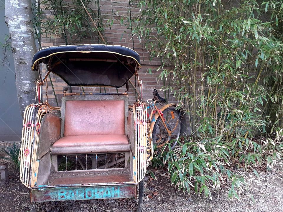abandoned old cargo bike in Odense zoo