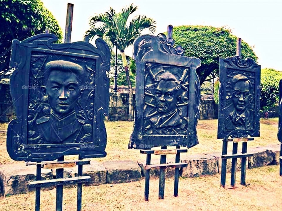 The Carvings of Philippine Presidents