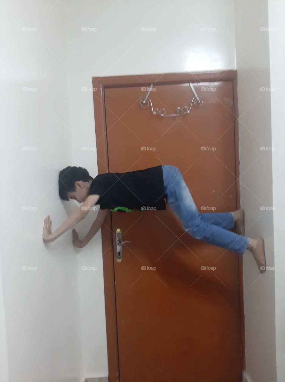 Thank you, give you good health, I want you to support me, I am very, very poor