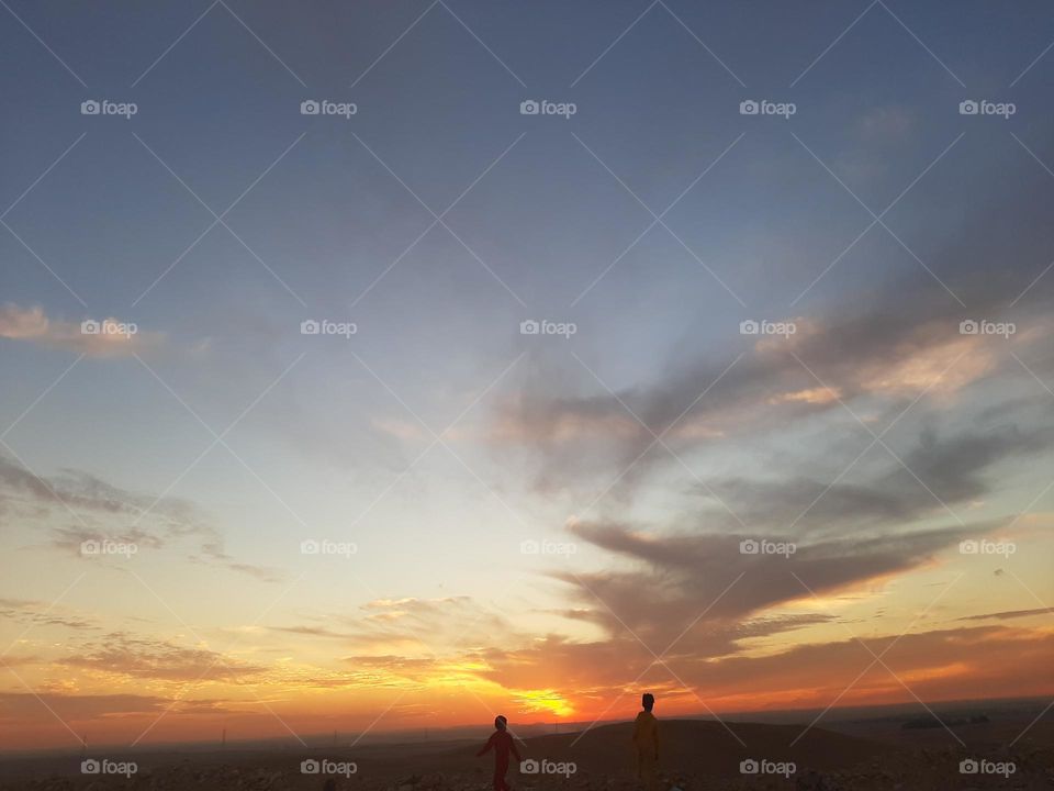 Please, I want you to support me, I need your help, I am poor, I need dollars, please