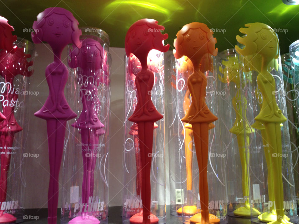 italy light people yellow by zebra