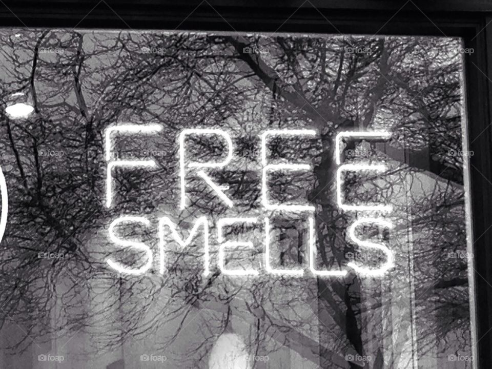 Free Smells Black 