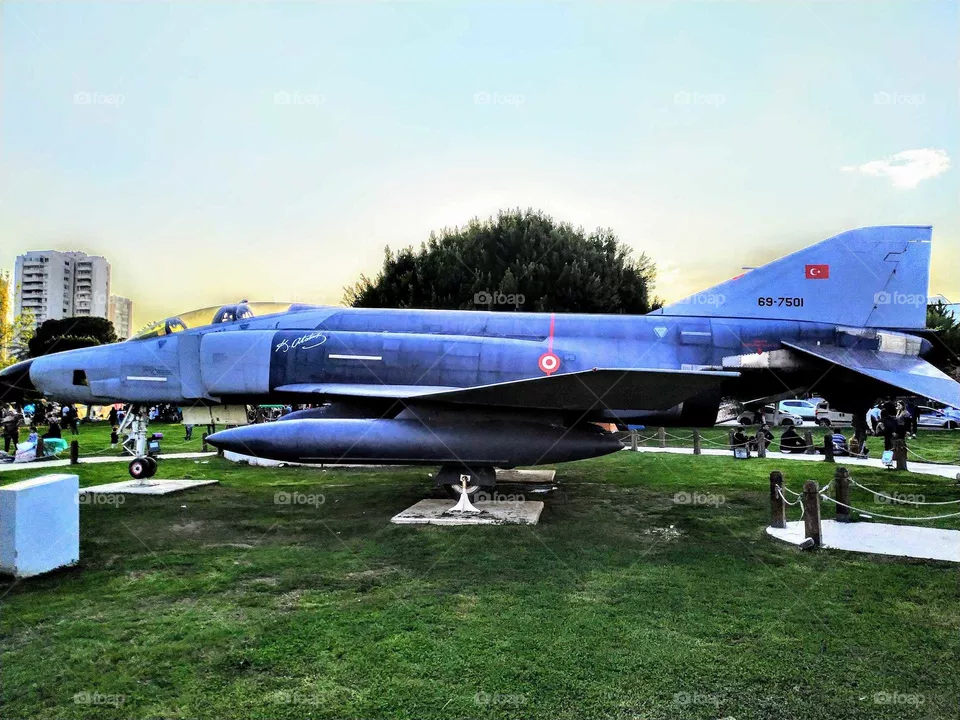 F-16