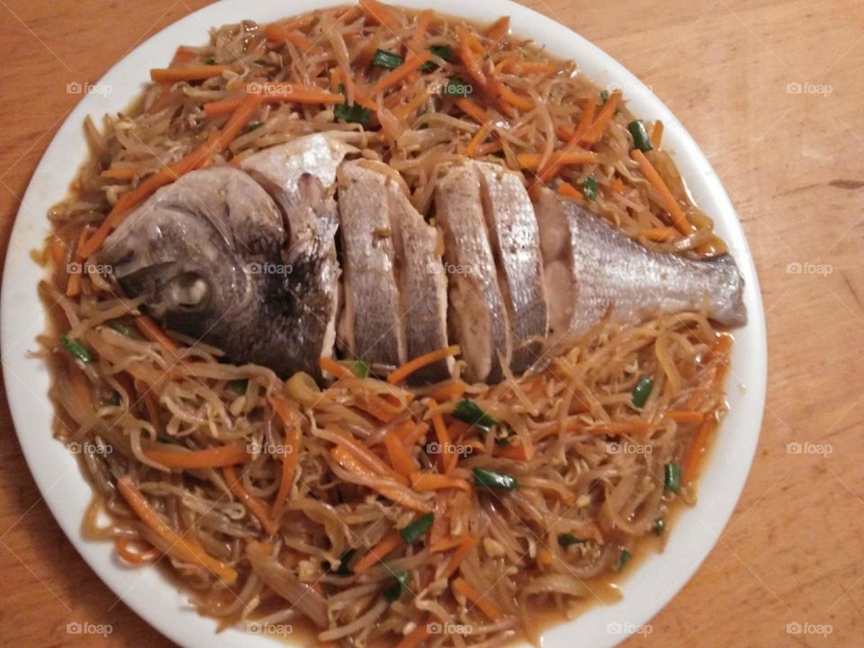 steam fish with carrots and sprout beans