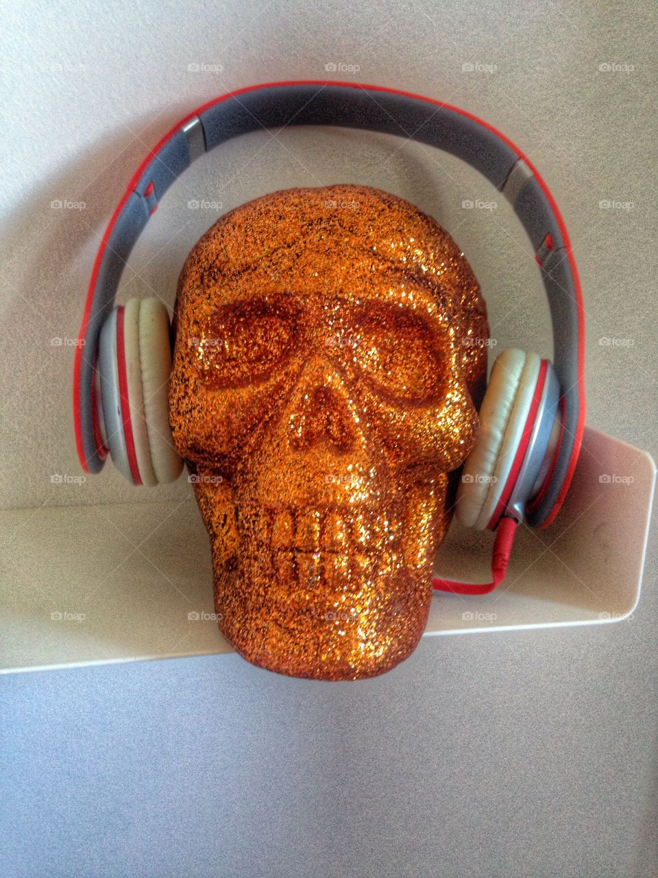 Music. Skull