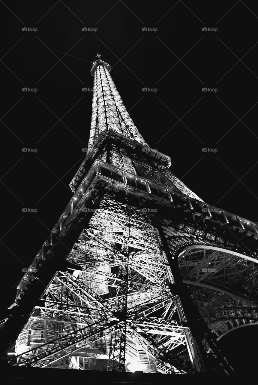 Eiffel Tower b&w