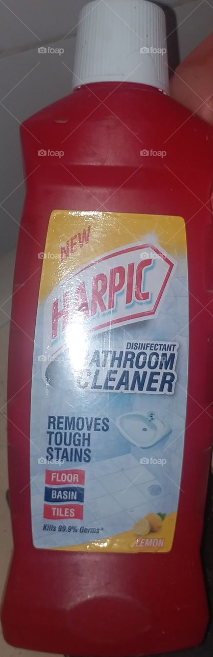 hey friends this is harpic bathroom cleaner