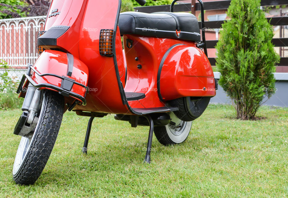 red vespa T5 motorcycle