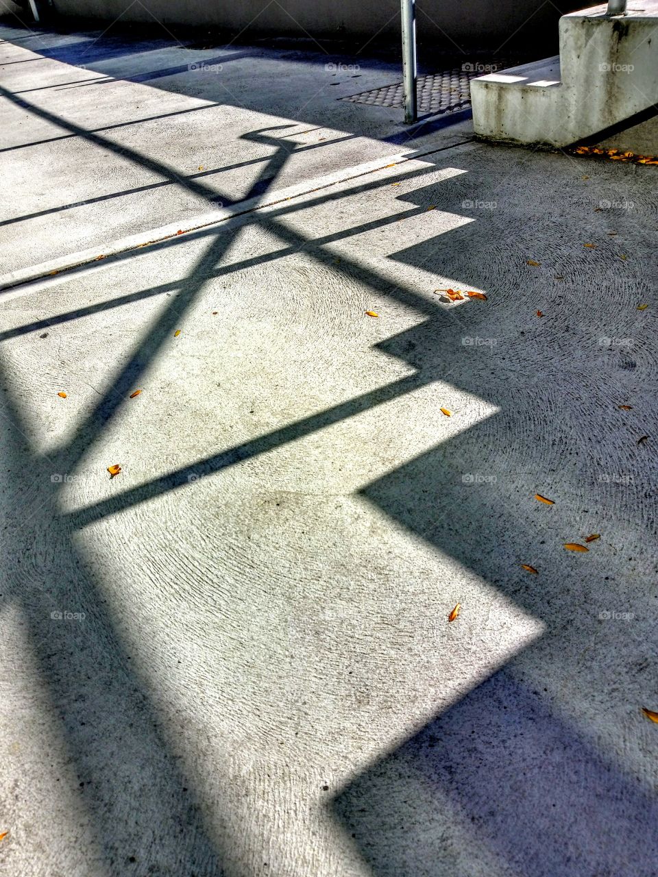 zig zag shadow pattern of steps