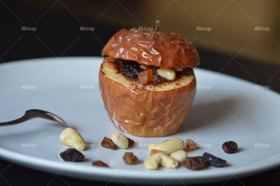 baked apple with cinamon and nudles