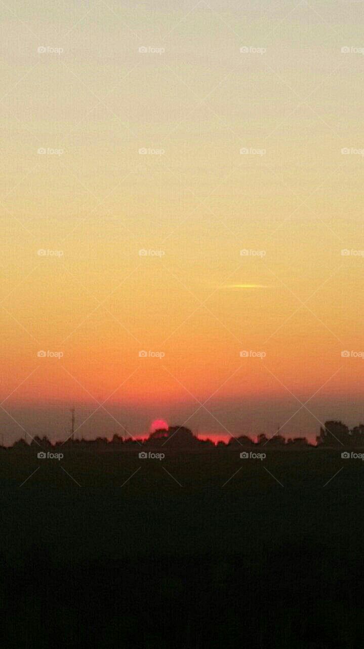 red sun. sun setting