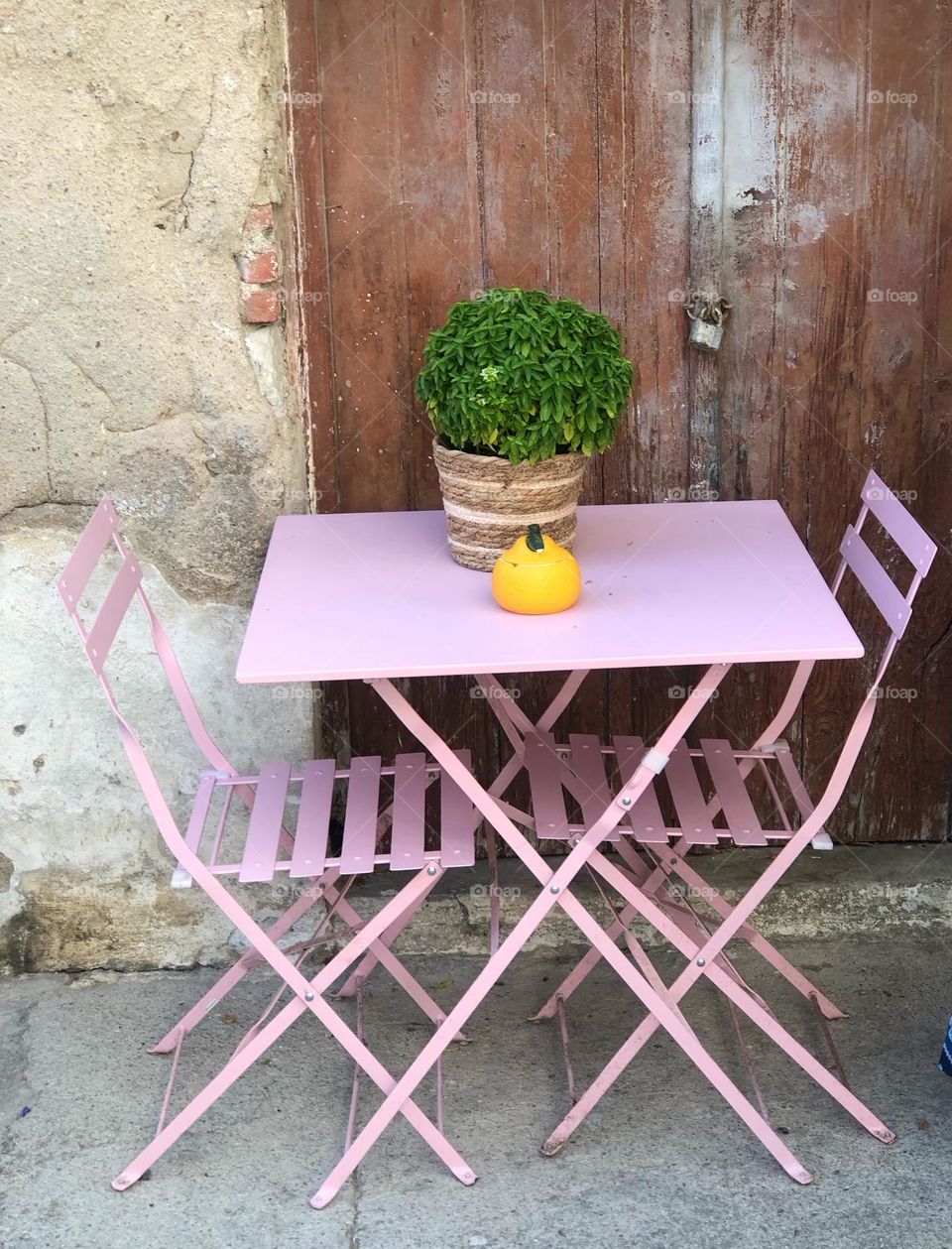 Table for two, color explosion, pink, colour