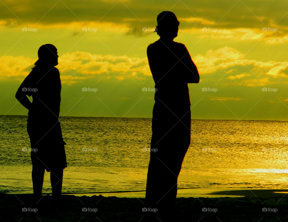 Father,son,,relaxing,enjoying,vacation,sandy,sunny,horizon