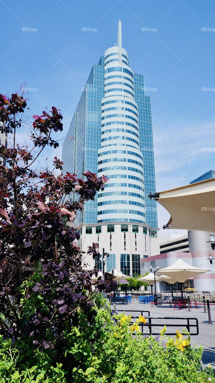 An office tower situated on the dynamic Jersey City waterfront. An iconic summit reshaped the skyline with its striking spire. 