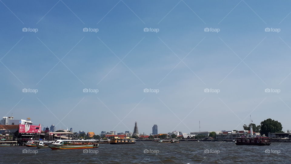 Have you ever seen the view along both side of Chaopraya River, Bangkok, Thailand?