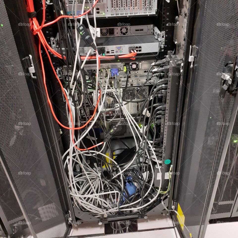 Dataceter racks and network cables