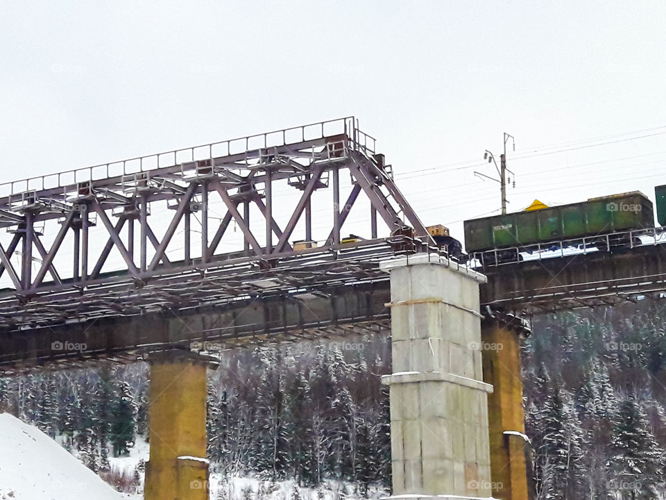 Мост река небо снег поезд