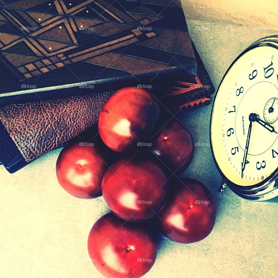 Tomatoes Brown Clock Books 